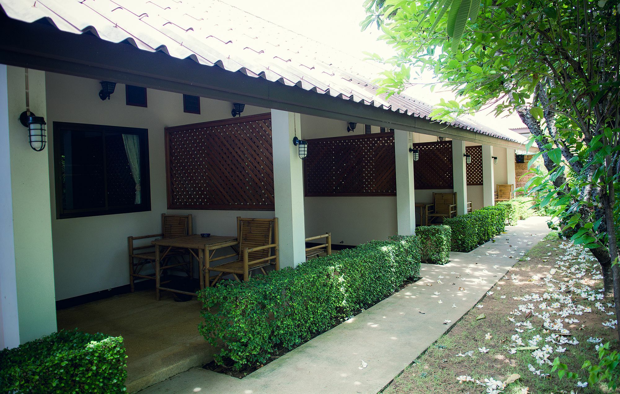The Nine Guest House Канчанабури Екстериор снимка